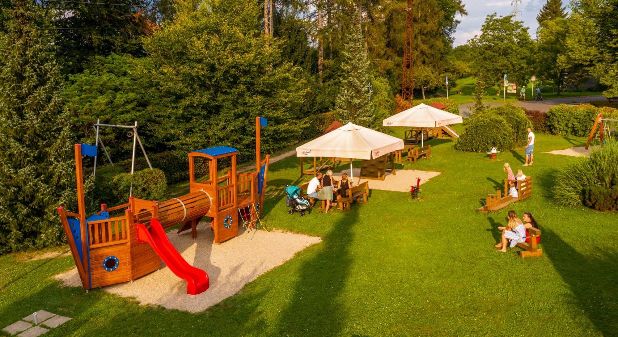 April Hotel Panorama Rychnov nad Kneznou Ngoại thất bức ảnh