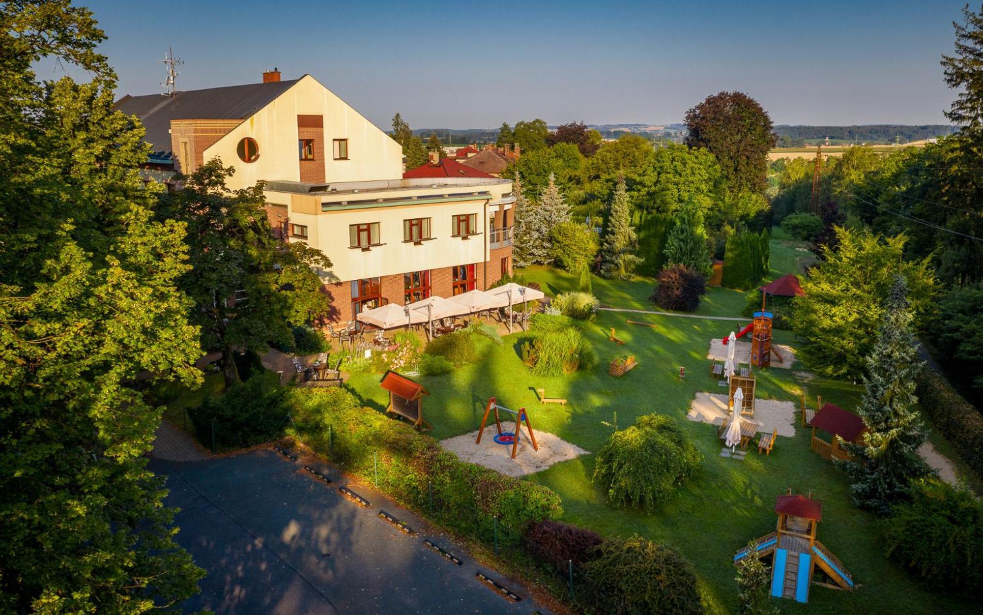 April Hotel Panorama Rychnov nad Kneznou Ngoại thất bức ảnh