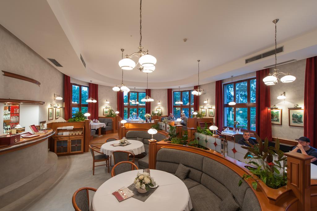 April Hotel Panorama Rychnov nad Kneznou Ngoại thất bức ảnh