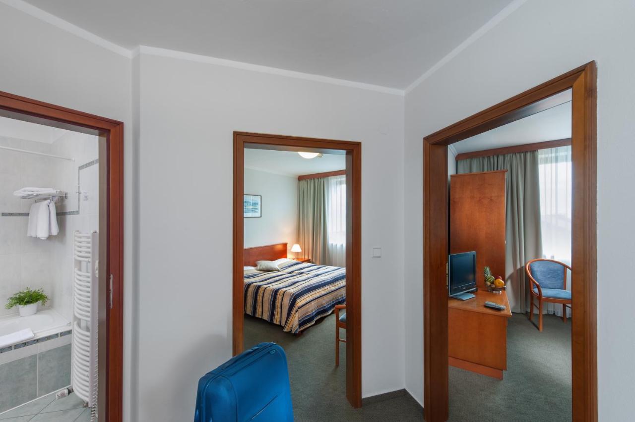 April Hotel Panorama Rychnov nad Kneznou Ngoại thất bức ảnh